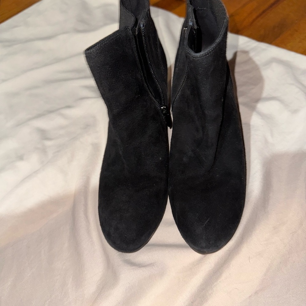 Clarks Black Suede Ankle Booties. Size 9.